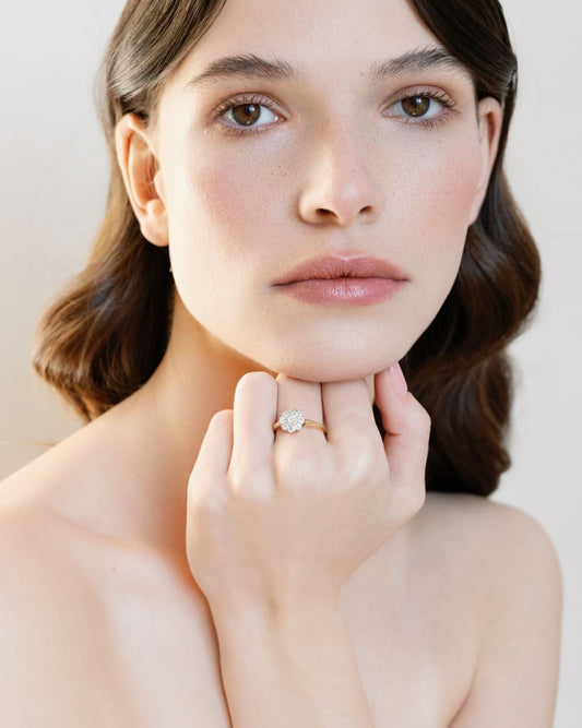 daisy-cluster-ring-portrait-sabrina-antique-jewellery