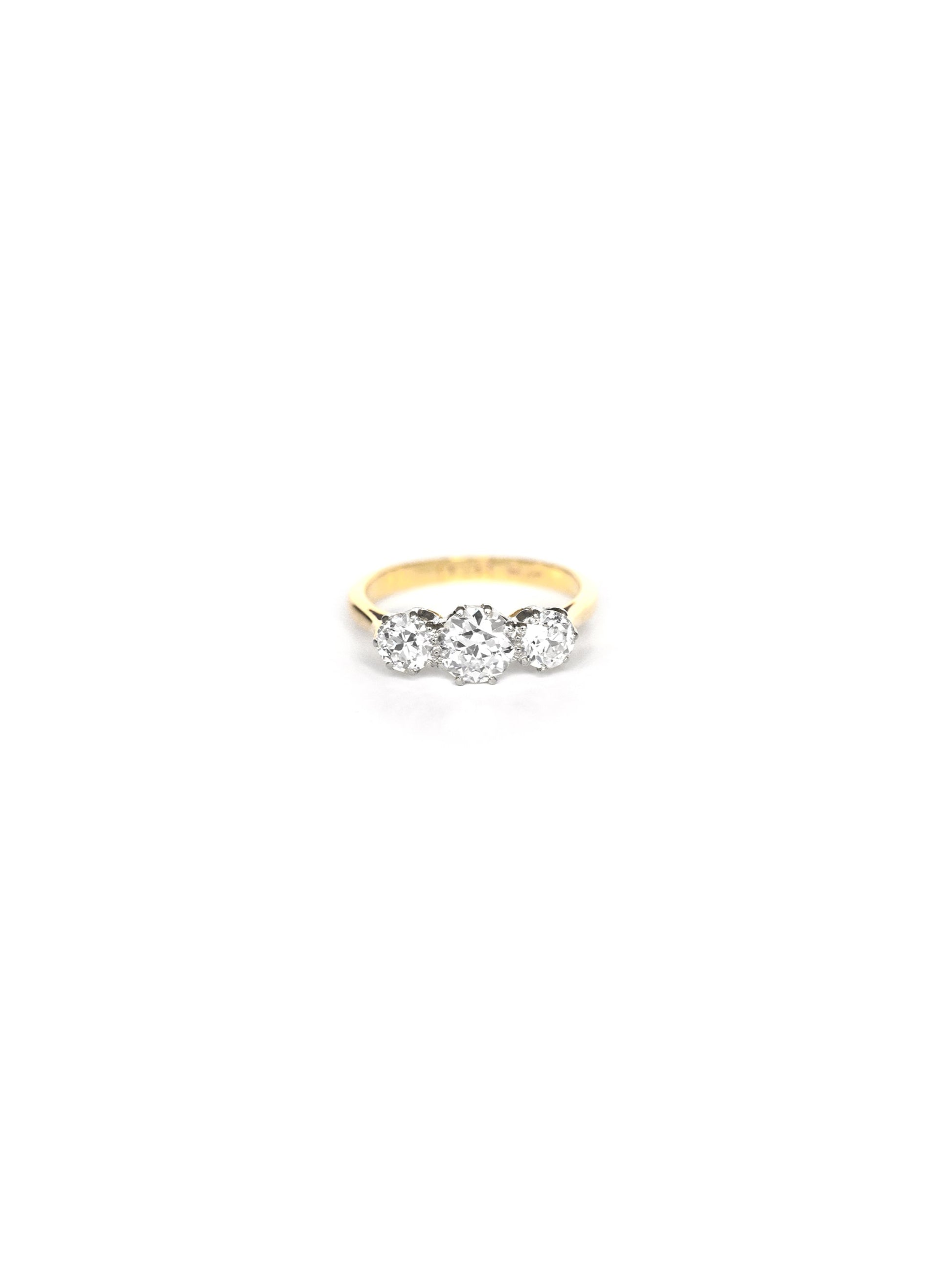 early-20th-century-platinum-gold-diamond-three-stone-ring-sabrina-antique-jewellery-1