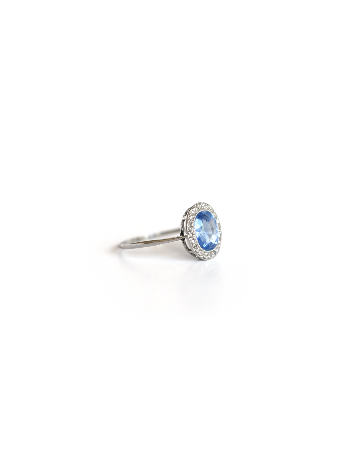 early-20th-century-sapphire-diamond-ring-sabrina-antique-jewellery-2