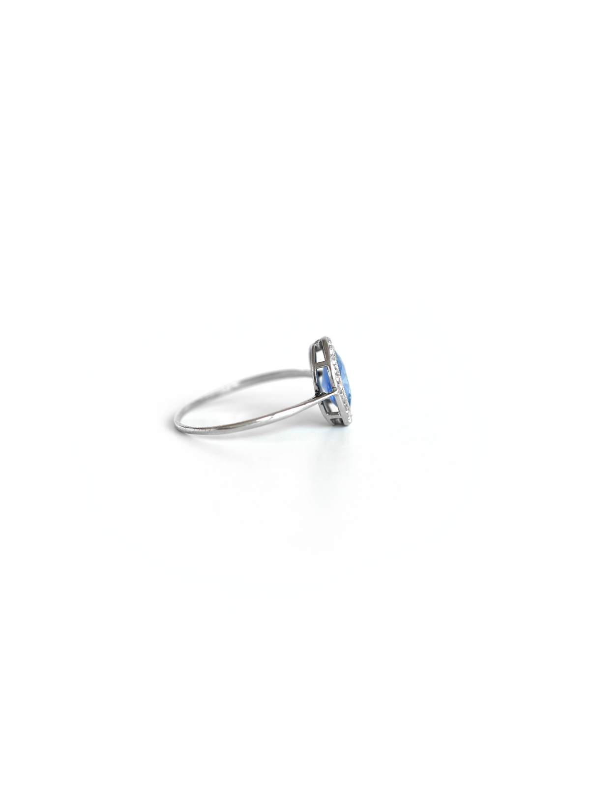 early-20th-century-sapphire-diamond-ring-sabrina-antique-jewellery-3