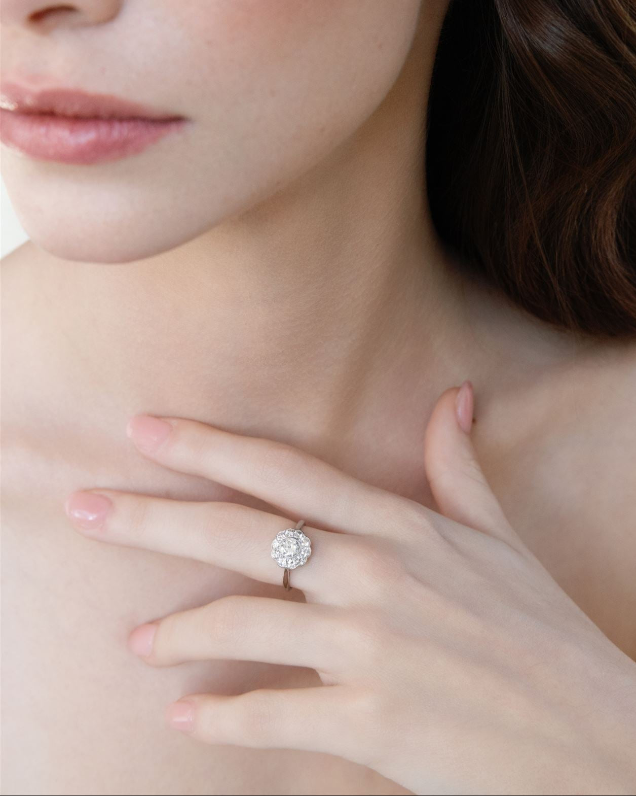 Mid 20th Century Platinum & Diamond Daisy Cluster Ring